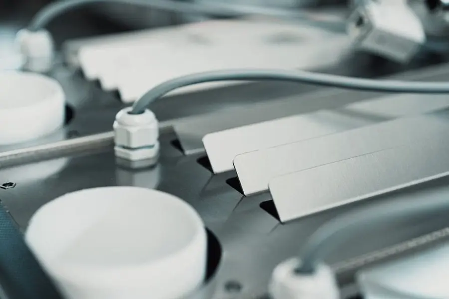 metals-montage-stahl-1